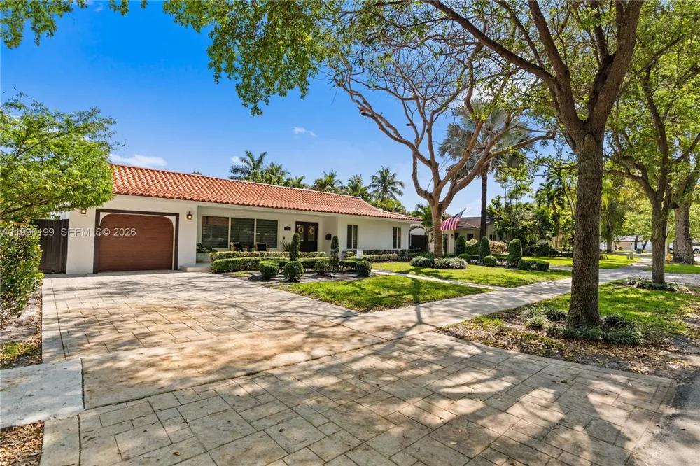 7327 Sabal Dr Miami Lakes, FL 33014