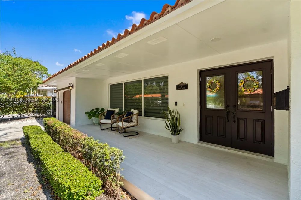 7327 Sabal Dr Miami Lakes, FL 33014