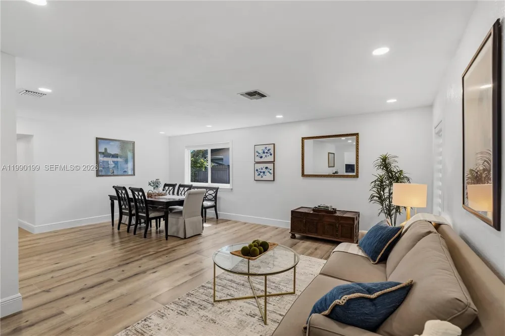 7327 Sabal Dr Miami Lakes, FL 33014