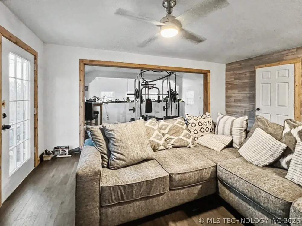 17902 E 688 ROAD Tahlequah, OK 74464