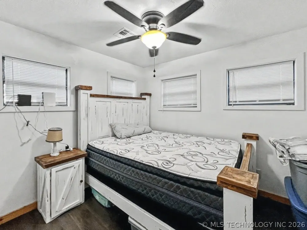 17902 E 688 ROAD Tahlequah, OK 74464