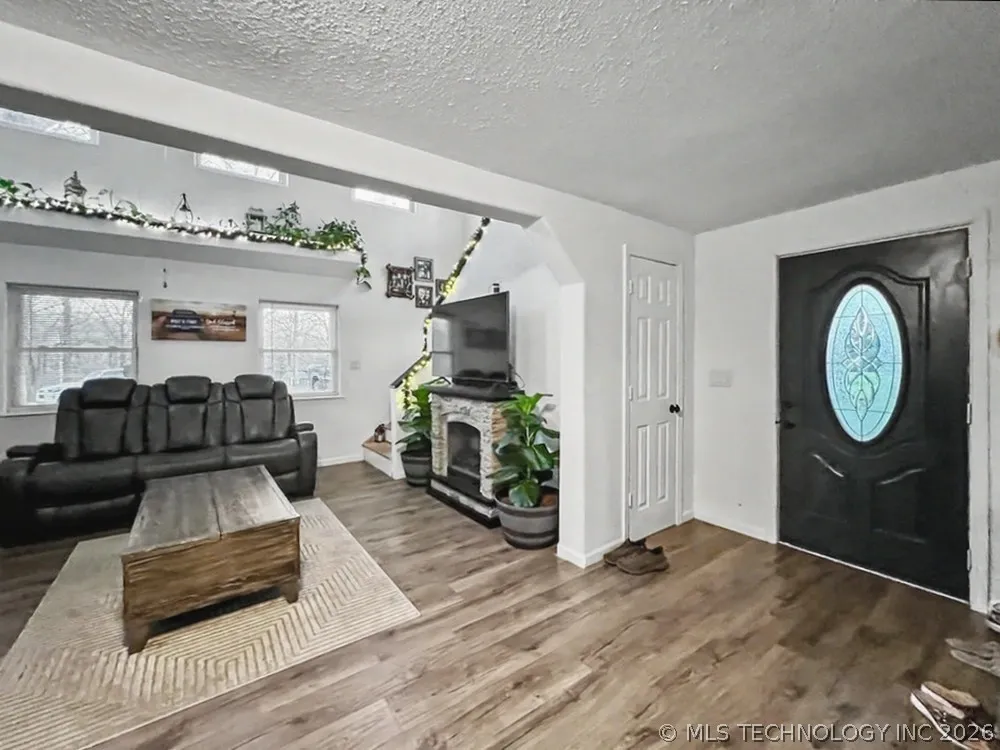17902 E 688 ROAD Tahlequah, OK 74464