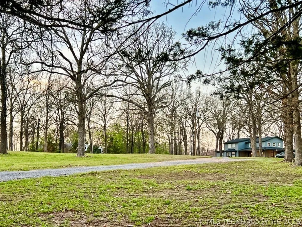 17902 E 688 ROAD Tahlequah, OK 74464