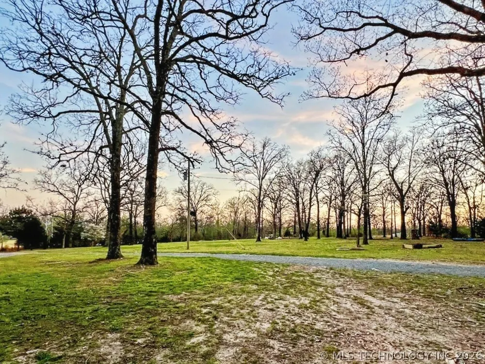 17902 E 688 ROAD Tahlequah, OK 74464