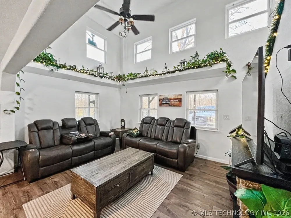 17902 E 688 ROAD Tahlequah, OK 74464