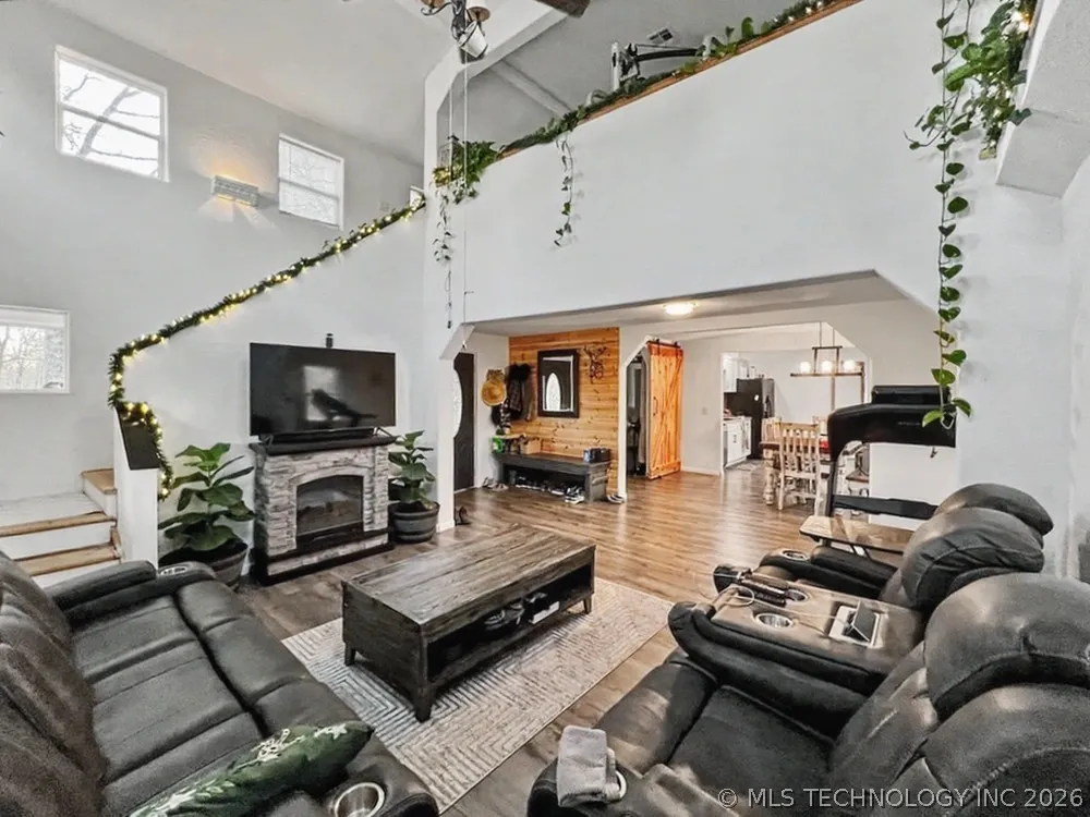 17902 E 688 ROAD Tahlequah, OK 74464