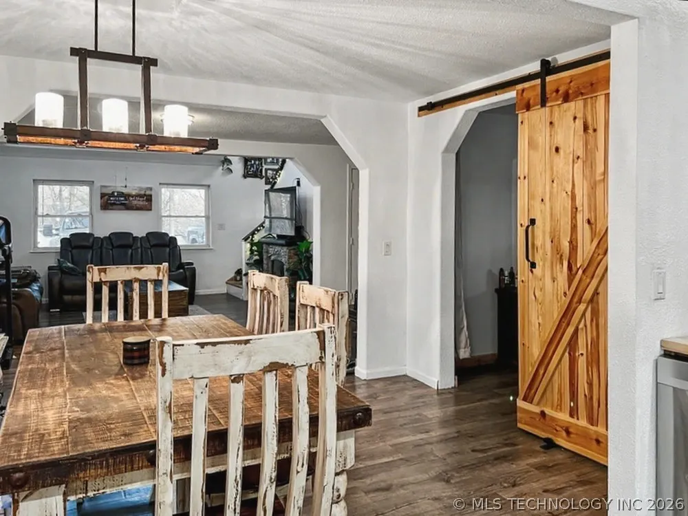 17902 E 688 ROAD Tahlequah, OK 74464