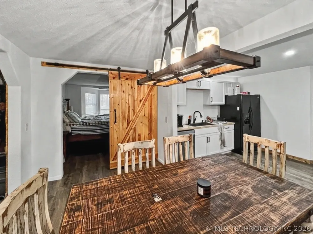 17902 E 688 ROAD Tahlequah, OK 74464