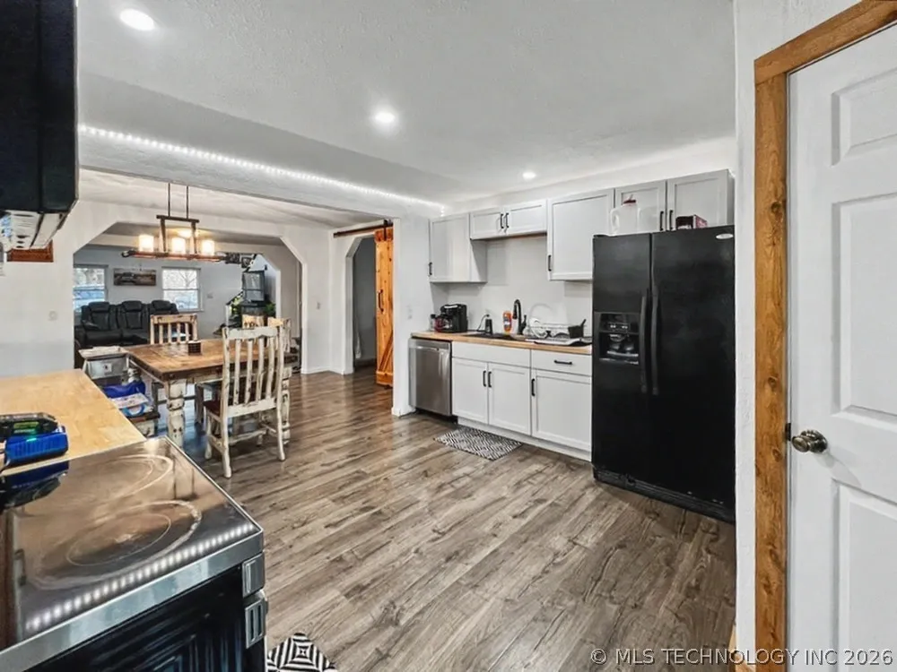 17902 E 688 ROAD Tahlequah, OK 74464