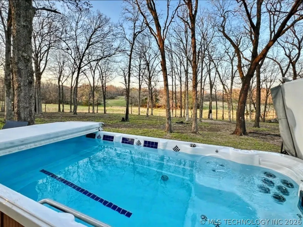 17902 E 688 ROAD Tahlequah, OK 74464