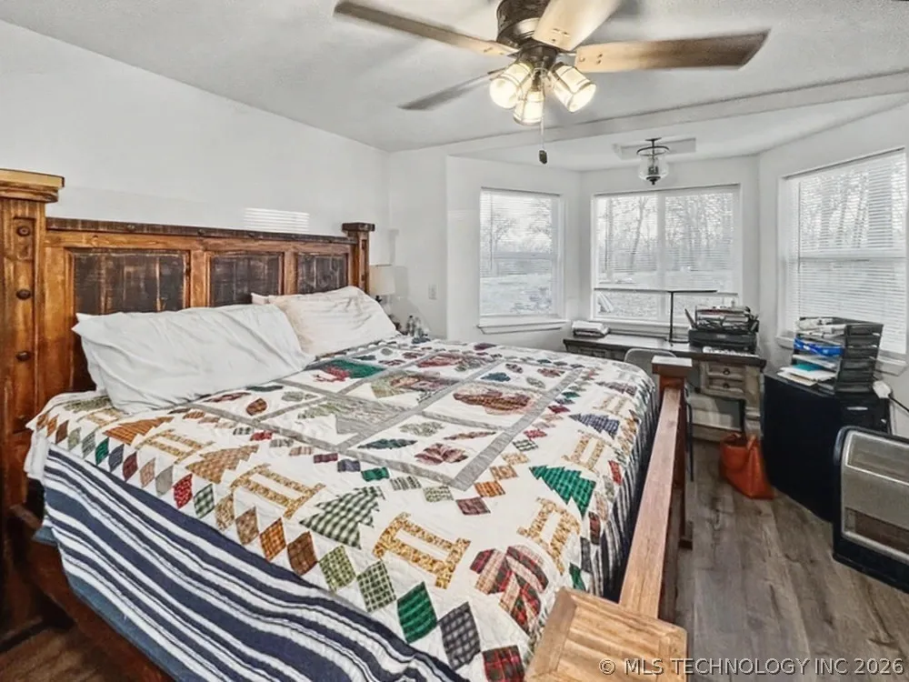 17902 E 688 ROAD Tahlequah, OK 74464