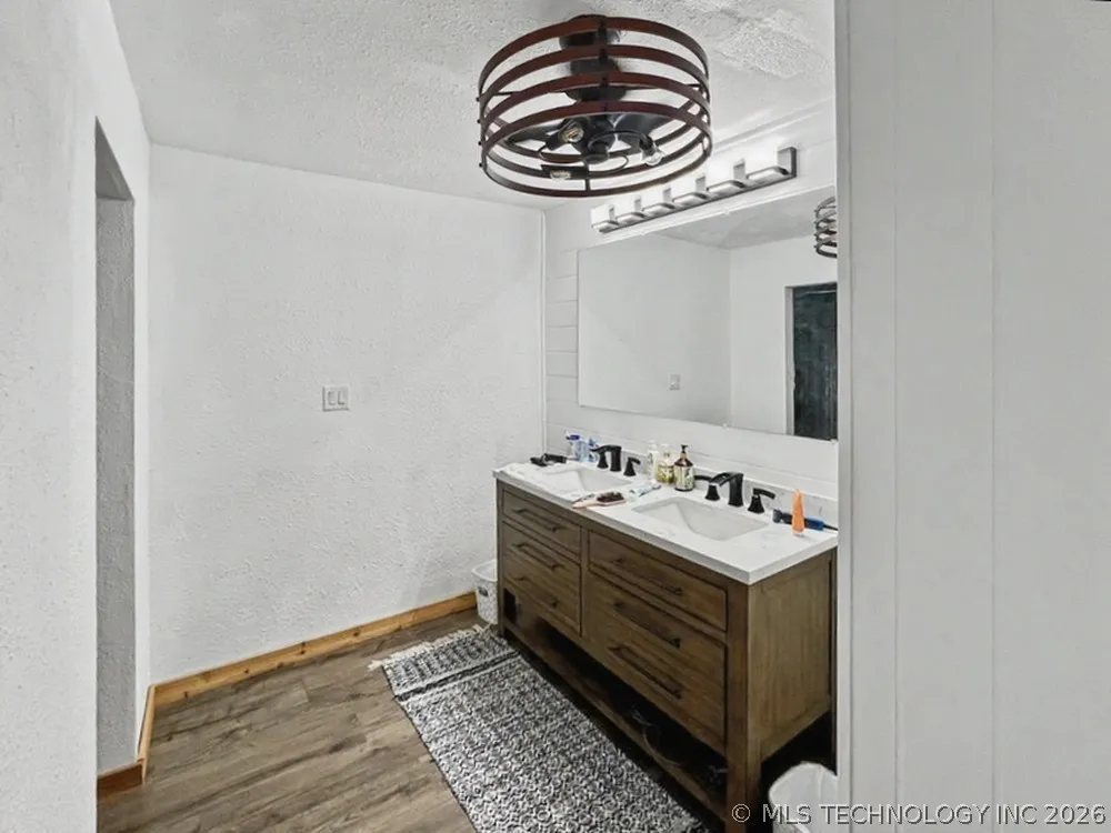 17902 E 688 ROAD Tahlequah, OK 74464