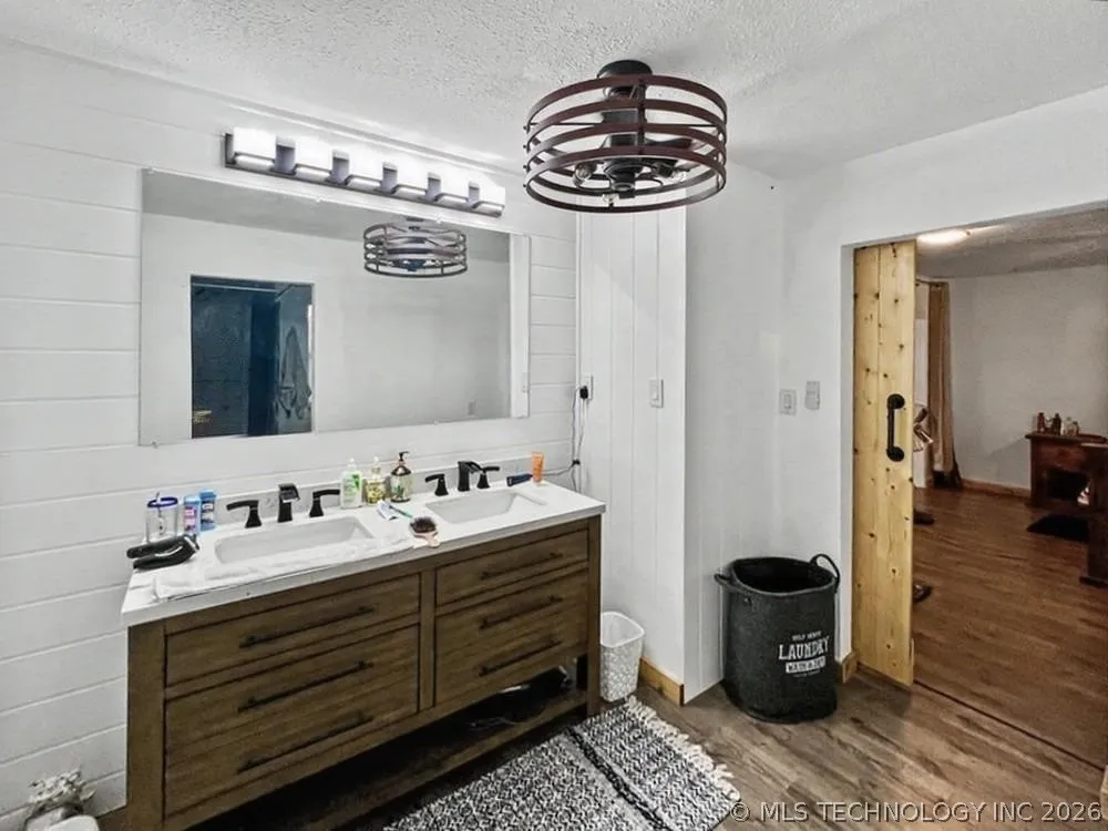 17902 E 688 ROAD Tahlequah, OK 74464