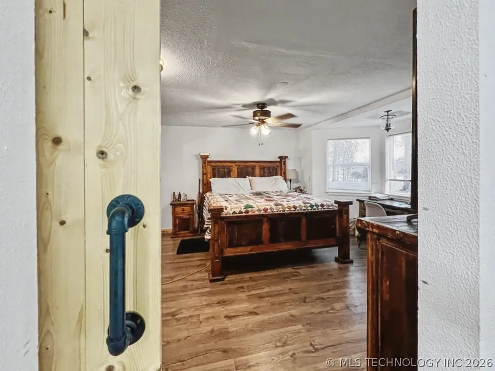 17902 E 688 ROAD Tahlequah, OK 74464