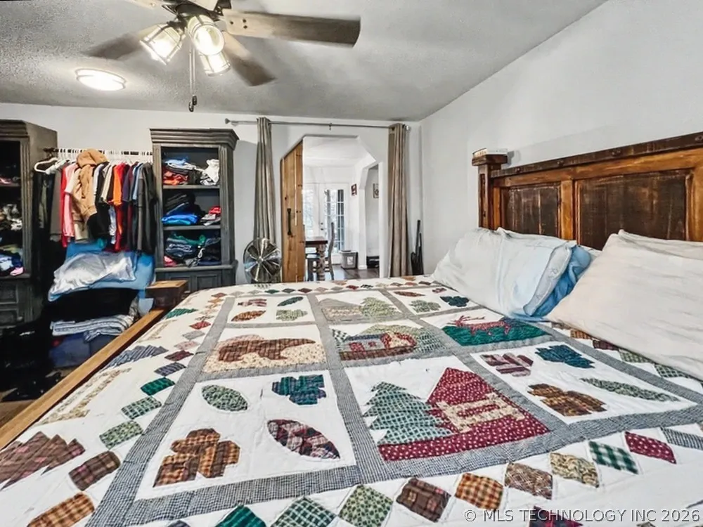 17902 E 688 ROAD Tahlequah, OK 74464