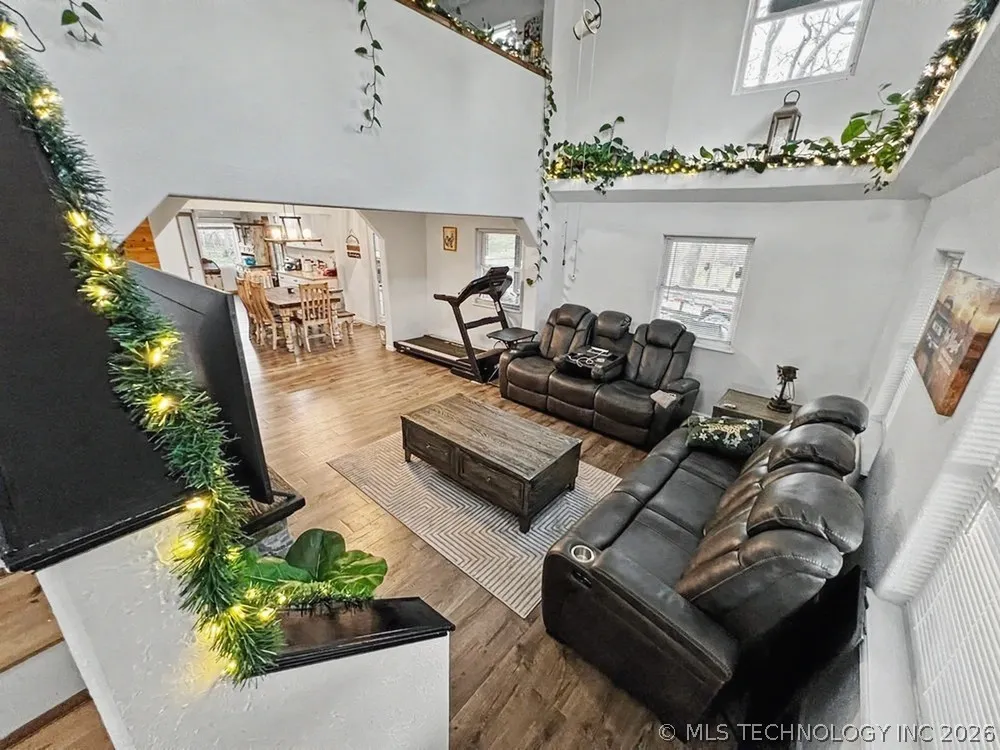 17902 E 688 ROAD Tahlequah, OK 74464
