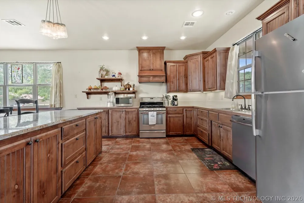 2130 E 4675 ROAD Pryor, OK 74361