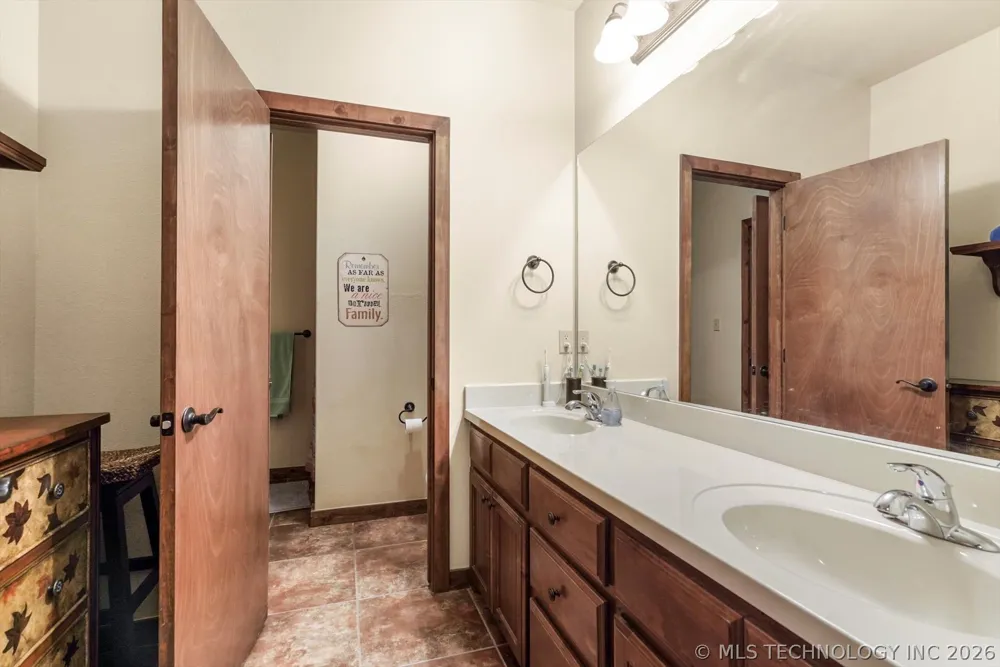 2130 E 4675 ROAD Pryor, OK 74361