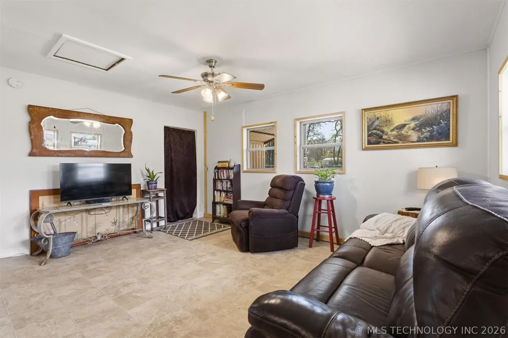 2628 E 2064 ROAD Hugo, OK 74743