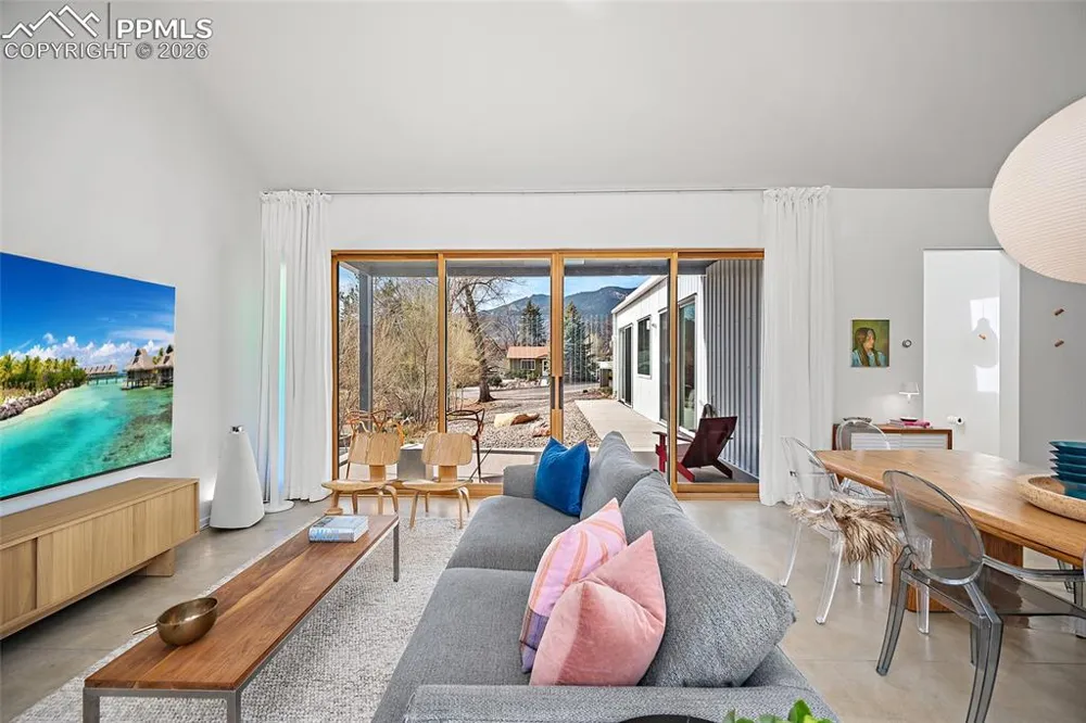 3328 W Bijou Street Colorado Springs, CO 80904