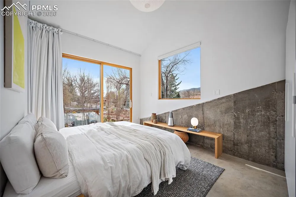 3328 W Bijou Street Colorado Springs, CO 80904