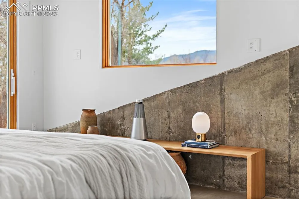 3328 W Bijou Street Colorado Springs, CO 80904