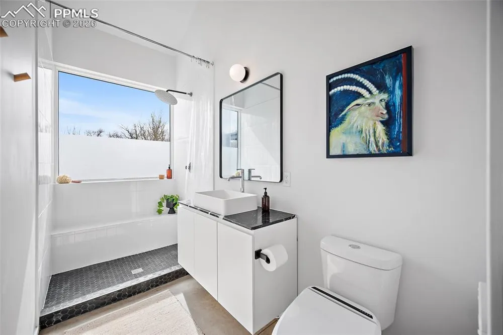 3328 W Bijou Street Colorado Springs, CO 80904