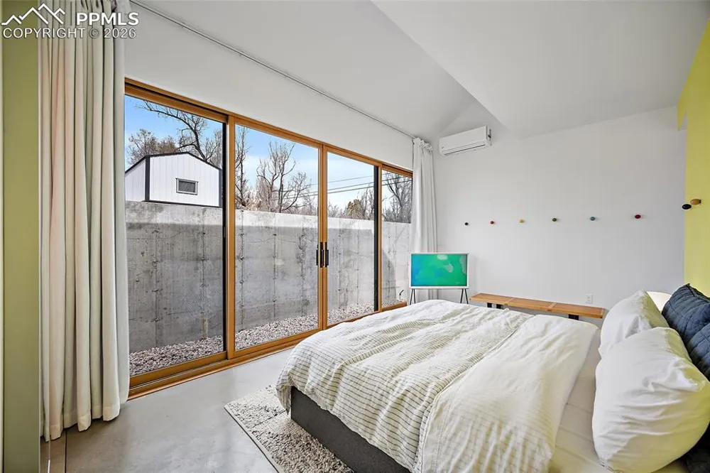 3328 W Bijou Street Colorado Springs, CO 80904