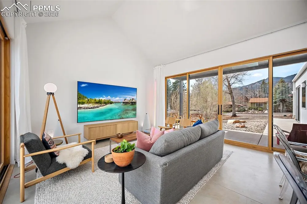 3328 W Bijou Street Colorado Springs, CO 80904