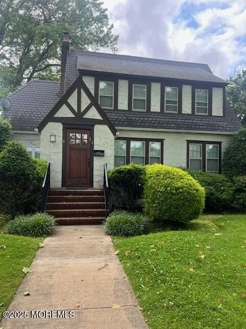 8 Roseld Court