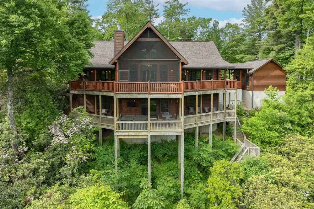 193 Cucumber Court Sapphire, NC 28774