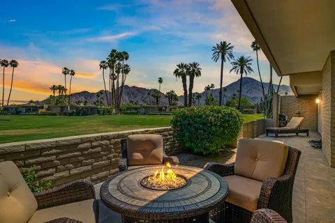 45136 Avenida Paloma