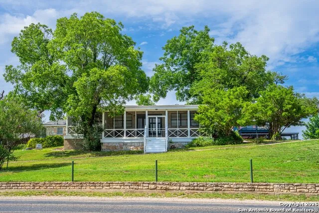 1120 highway 39 Ingram, TX 78025