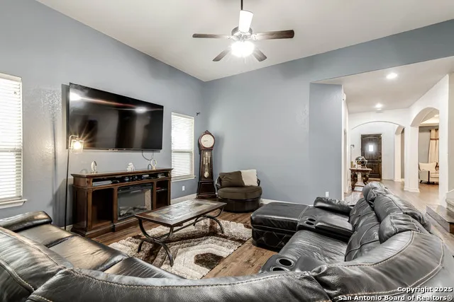 10456 Ivy Flower Schertz, TX 78154