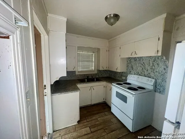 406 W Sylvia Beeville, TX 78102