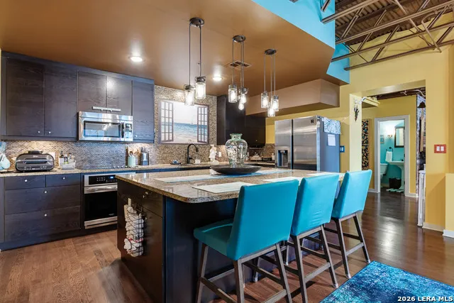 901 Upper Broadway #APT 201 Corpus Christi, TX 78401