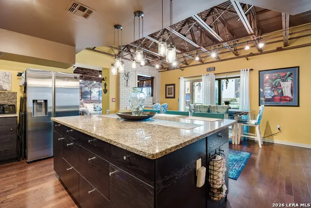 901 Upper Broadway #APT 201 Corpus Christi, TX 78401