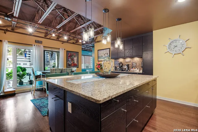 901 Upper Broadway #APT 201 Corpus Christi, TX 78401
