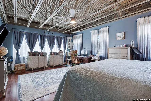 901 Upper Broadway #APT 201 Corpus Christi, TX 78401