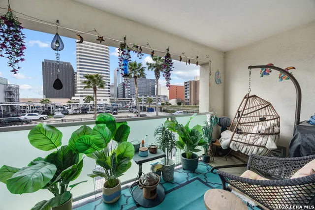 901 Upper Broadway #APT 201 Corpus Christi, TX 78401