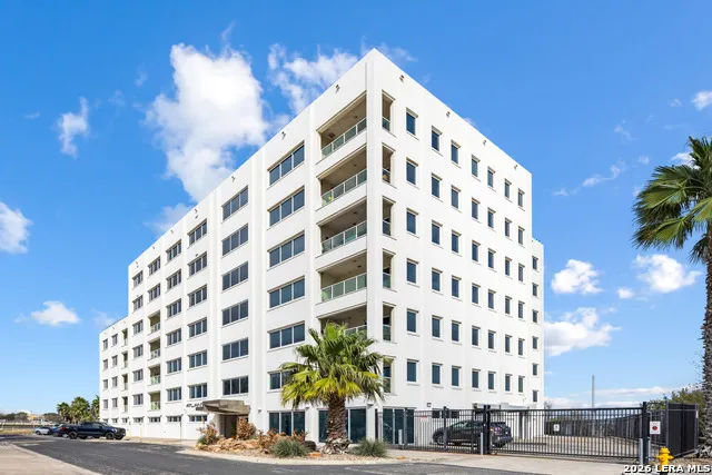 901 Upper Broadway #APT 201 Corpus Christi, TX 78401