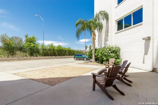 901 Upper Broadway #APT 201 Corpus Christi, TX 78401
