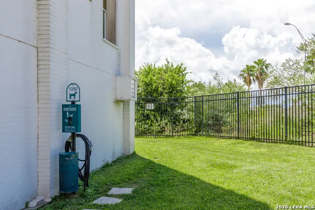 901 Upper Broadway #APT 201 Corpus Christi, TX 78401