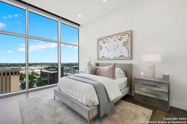 123 Lexington #1806 San Antonio, TX 78205