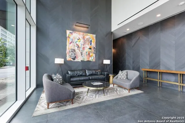 123 Lexington #1806 San Antonio, TX 78205