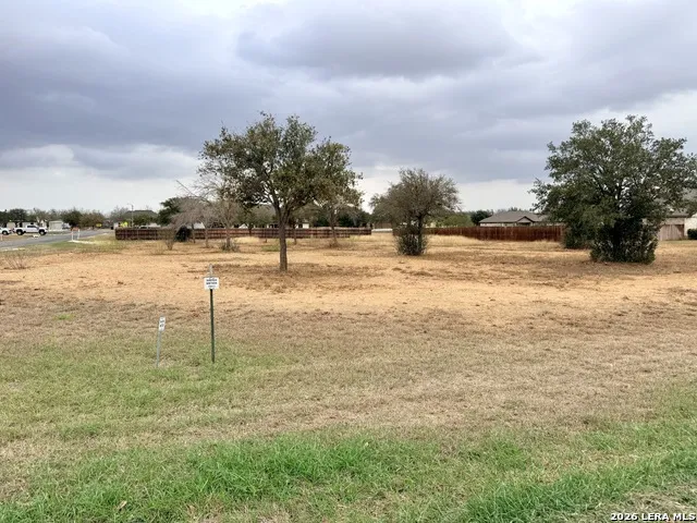 160 W Medium Meadow Lytle, TX 78052