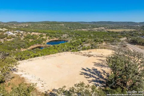 345 Lake Ridge