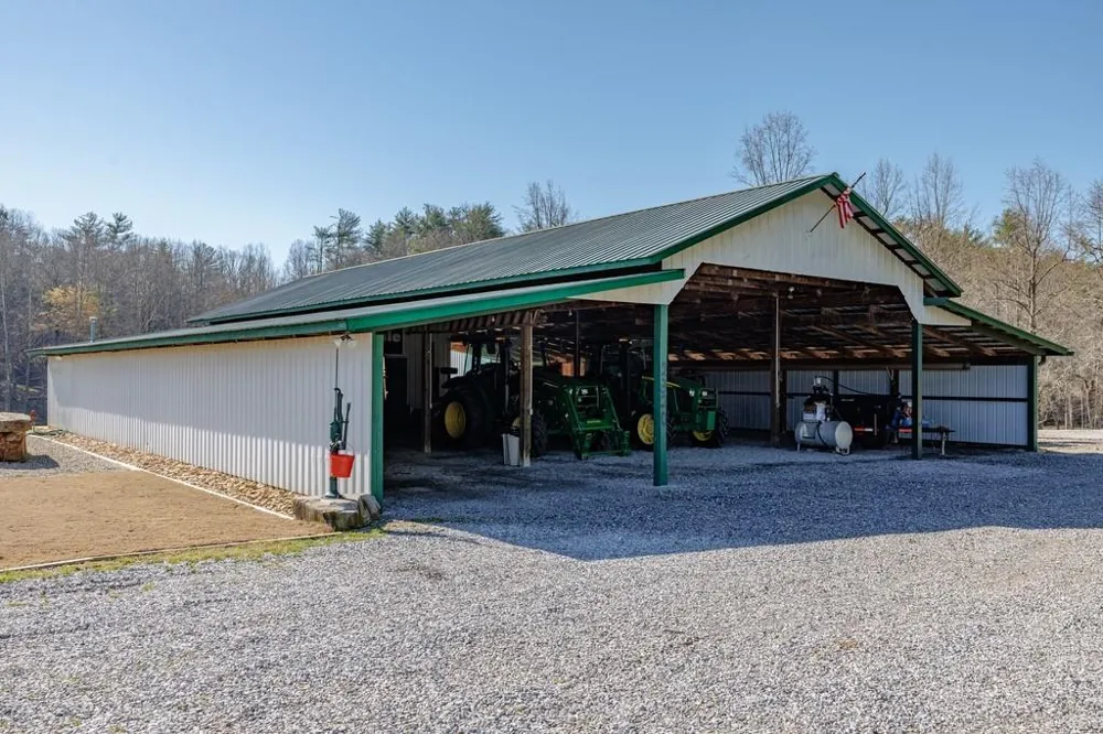 2320 Hardman Road Clarkesville, GA 30523