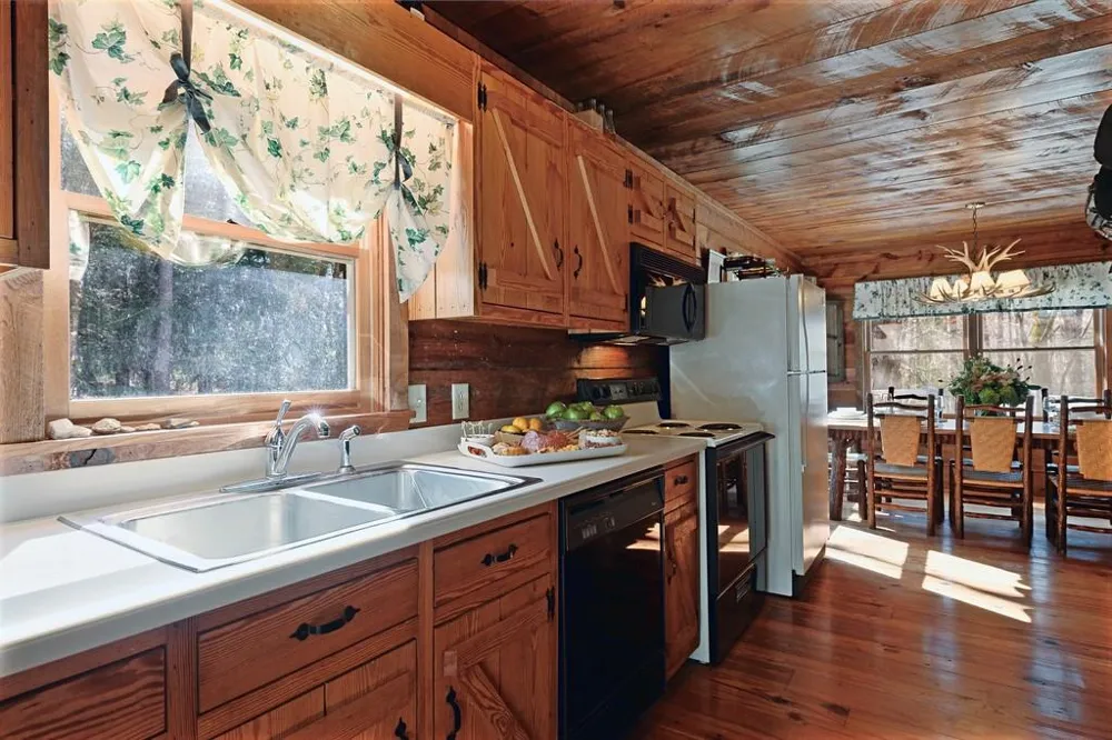 2320 Hardman Road Clarkesville, GA 30523