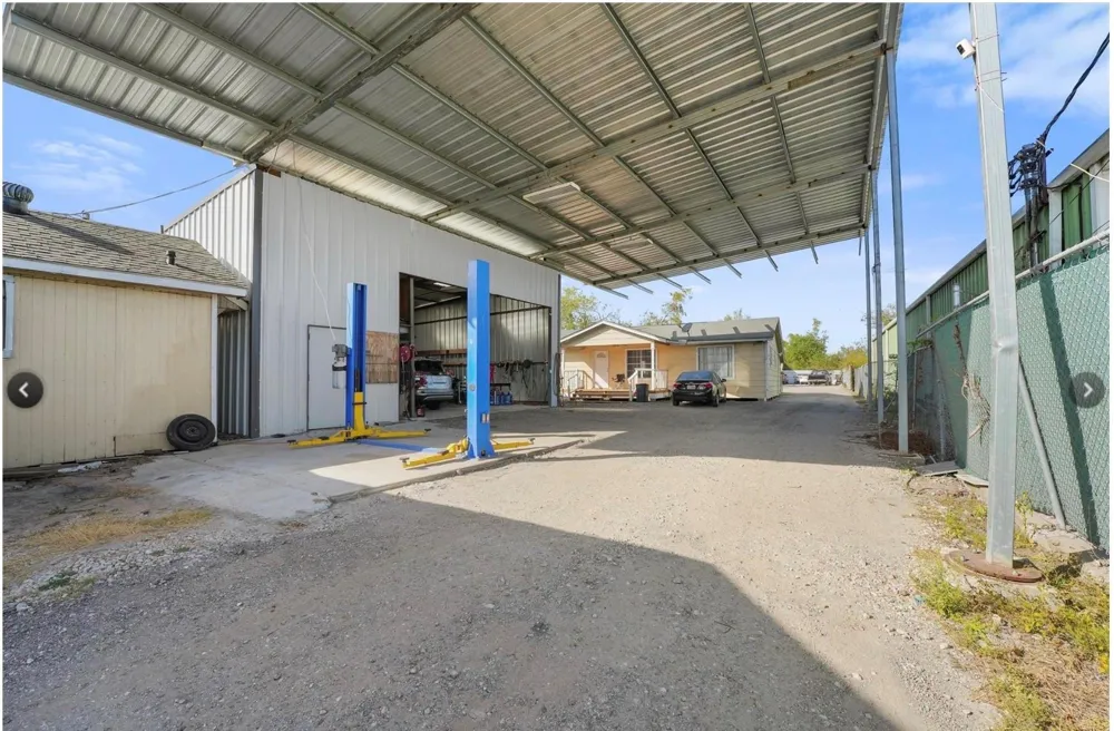 2125 Aldine Bender Road Houston, TX 77032
